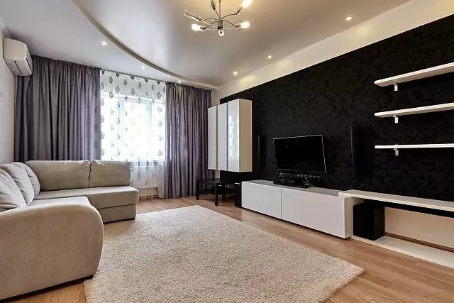 гостиная с итальянским натяжным потолком