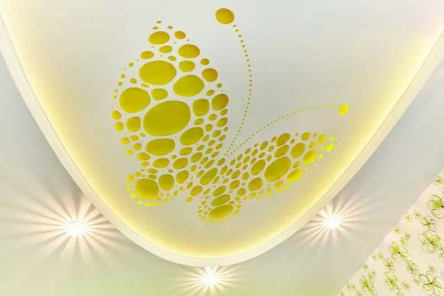 авторская перфорация «бабочка» на потолке