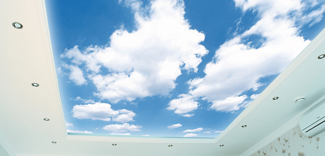 натяжной потолок «Небо с облаками»